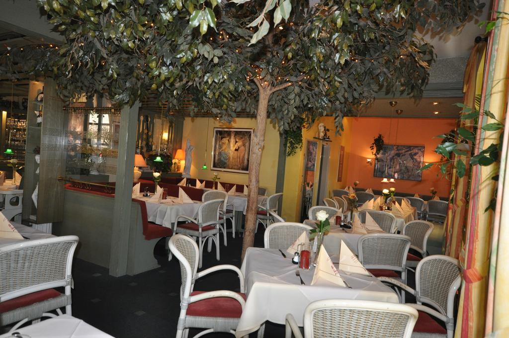 Hotel Restaurant "Athen" Munstermaifeld Экстерьер фото